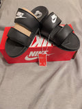 WOMENS NIKE SLIDES SIZE 9